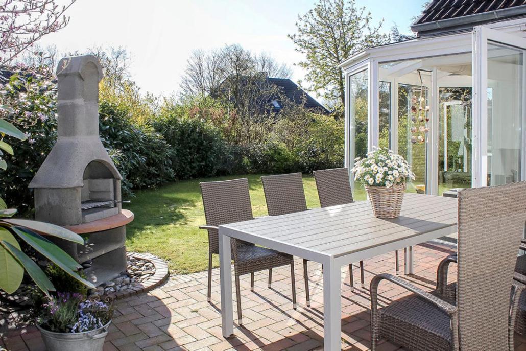 Ferienwohnung Nordic Im Deichhaus Husum  Exterior foto